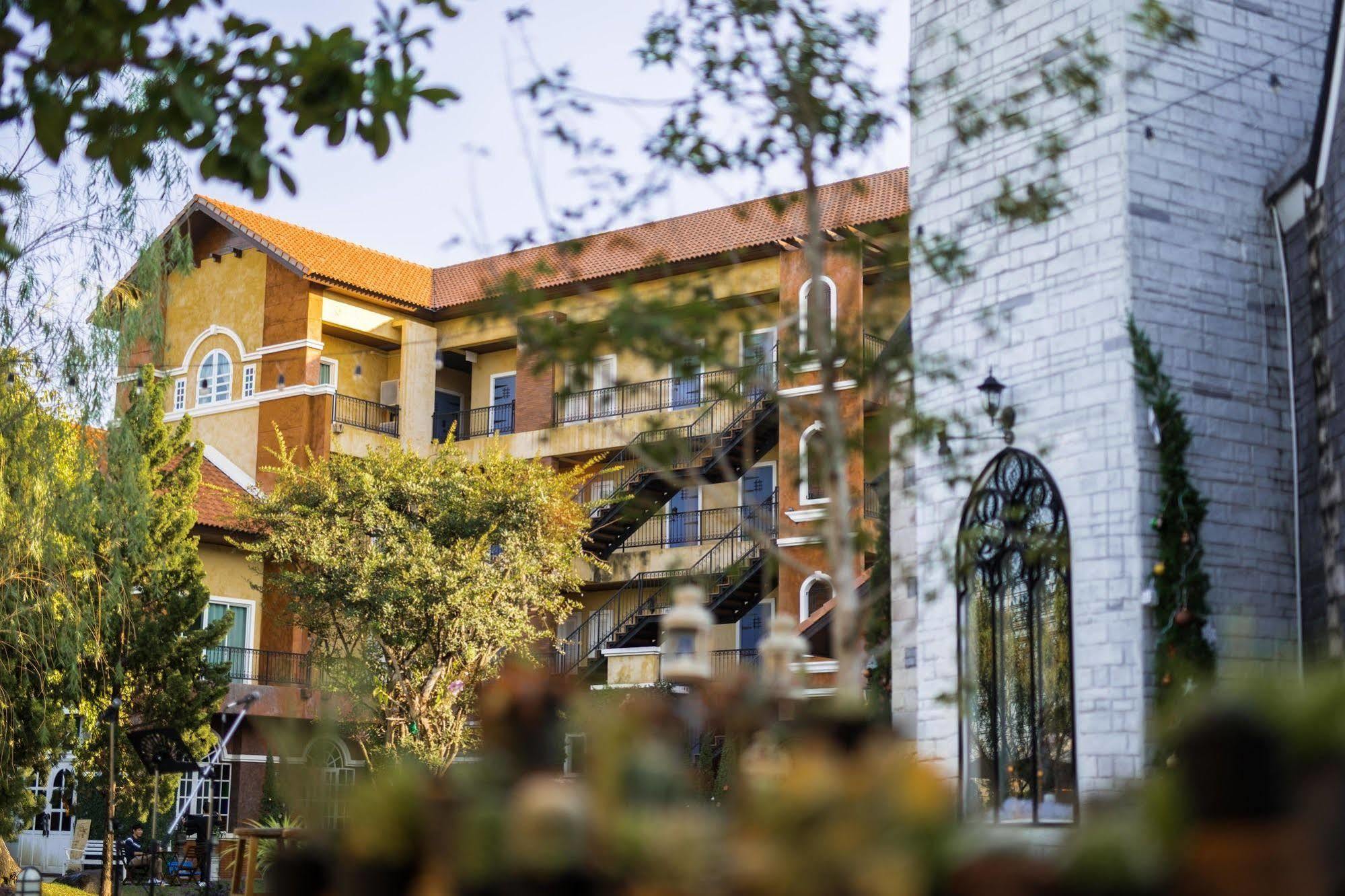 San Pareni Hotel Чіангмай Екстер'єр фото
